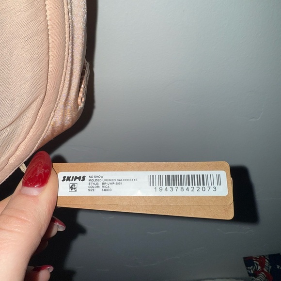 SKIMS Women's Nude Bra - Picture 5 of 5